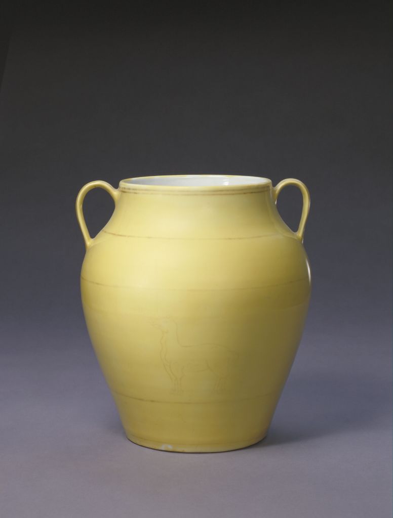 图片[1]-Yellow glaze gold-painted double-ear jar-China Archive